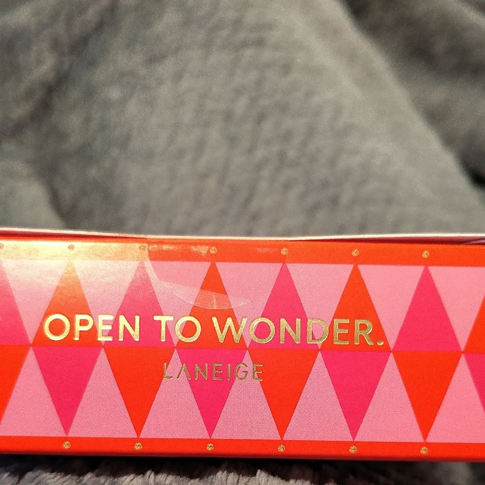 LANEIGE Glowy Lip Minis - Berry, Blueberry, Mango, Gummy Bear - Picture 2 of 6